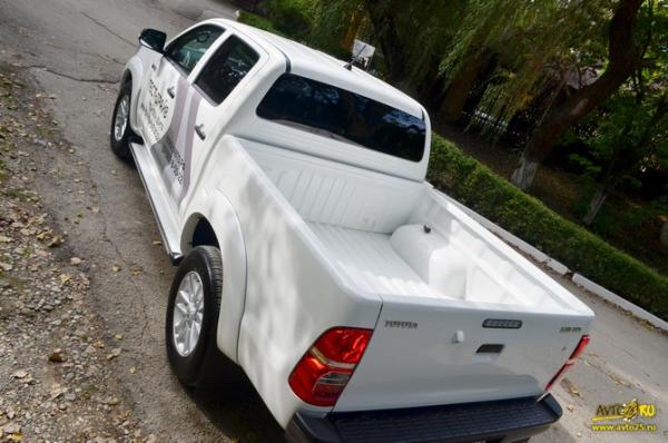 Истинный брутал Toyota Hilux: тест-драйв